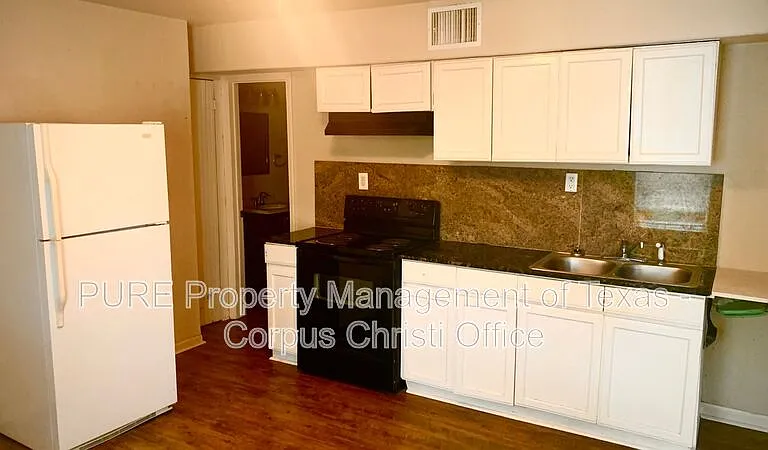 901 Furman Ave #F — Photo 6