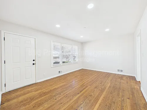 4730 Richmond Ave Photo 1