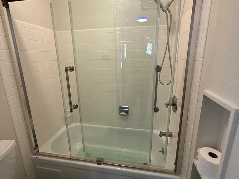 1050 N Lafayette St #401 — Photo 13