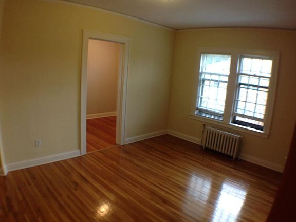 2nd image of 417 Lyon St NE APT 6