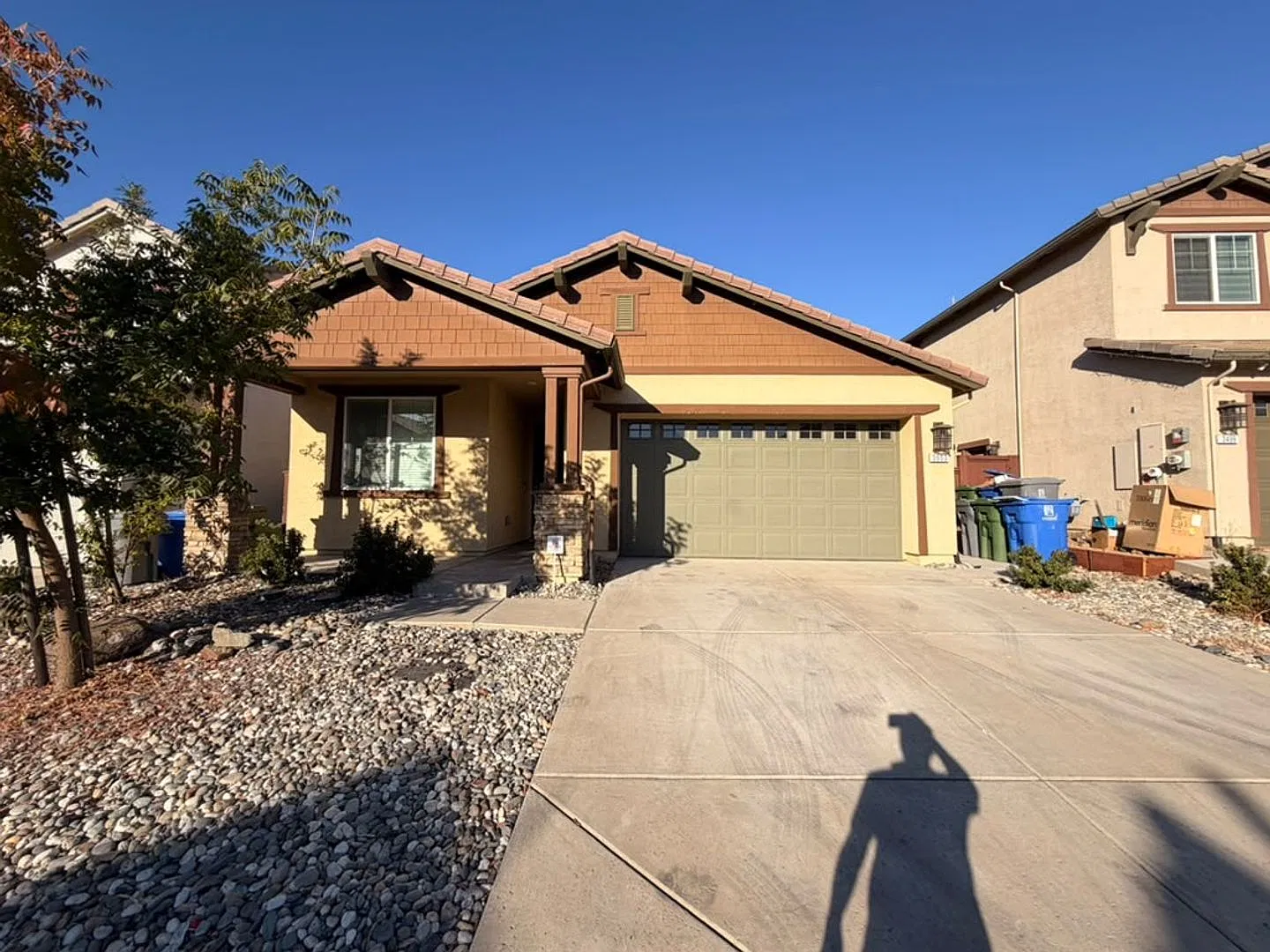 Beautifully maintained 4-bedroom, 3-bath, 2,335 sq ft in Folsom — Photo 2