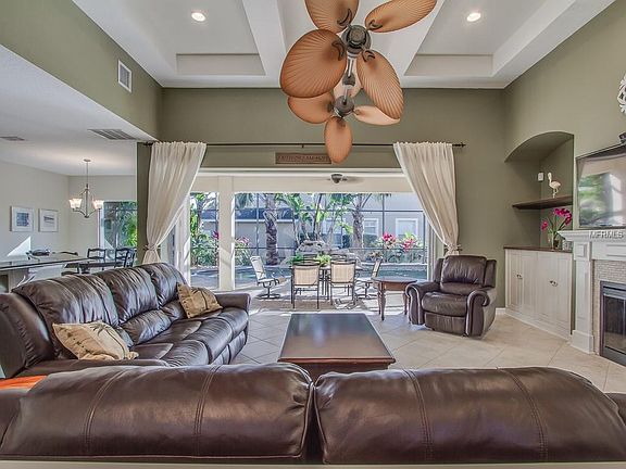 3rd image of 837 Home Grove Dr