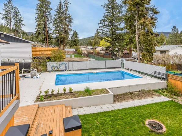 3281 McIver Rd, West Kelowna, BC V4T 1G2