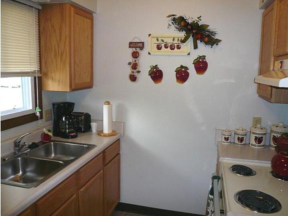 2nd image of 1007 E Wisconsin St #82b3ec027
