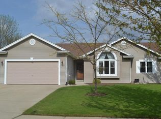 138 Baron Rd, Mukwonago, WI 53149