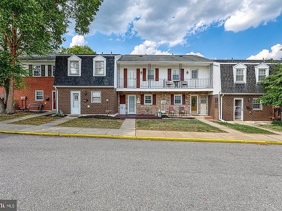 2nd image of 1617 Devers Rd