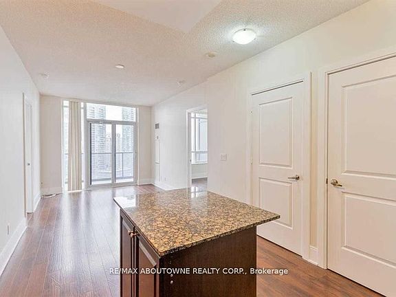 4th image of 330 Burnhamthorpe Rd W #2303