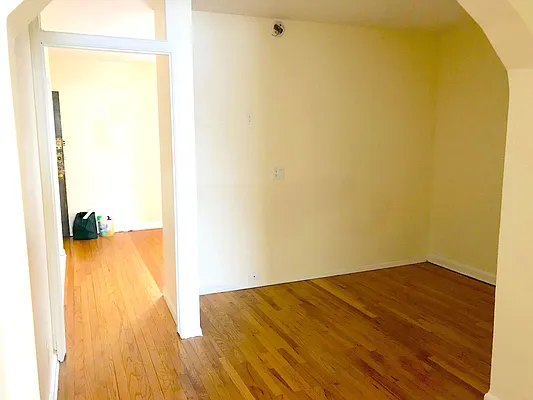 Rented by Capri Jet Realty Corp | media 2