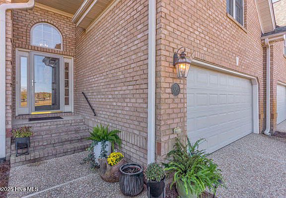 2nd image of 3064 Annsdale Drive S