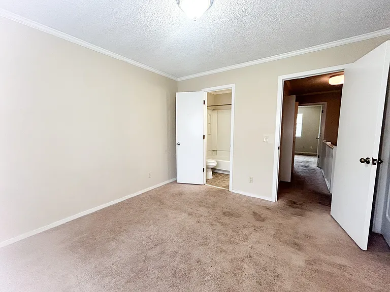 19 Canterbury Ct #1 — Photo 6