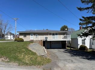 12 Community Center St, Blaine, ME 04734