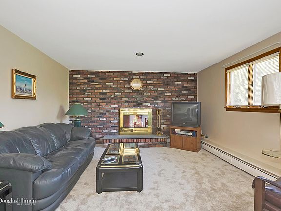 2nd image of 127 Greenway Dr