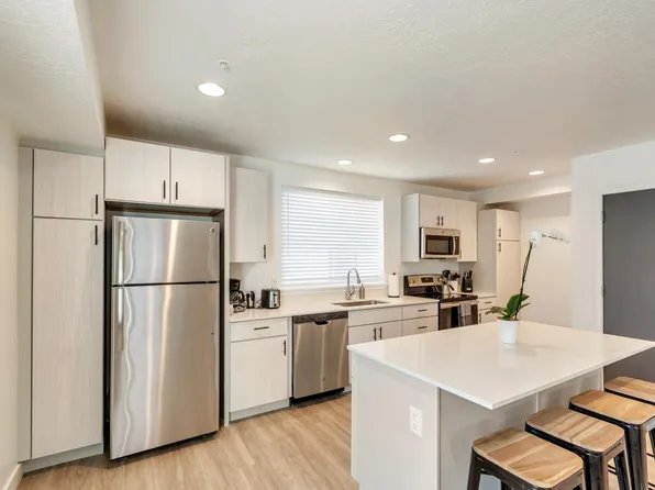 Maven 135, 135 E 900 S #890-E, Salt Lake City, UT 84111