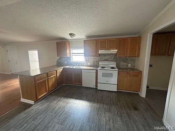 3rd image of 1609 Pine Lake Dr