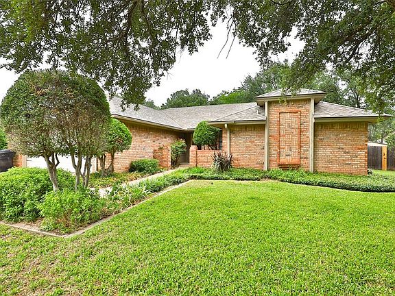 2nd image of 2842 Stonecrest Dr