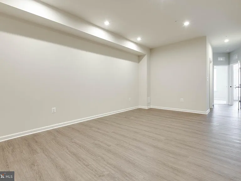 188 Woodgate Cir — Photo 36