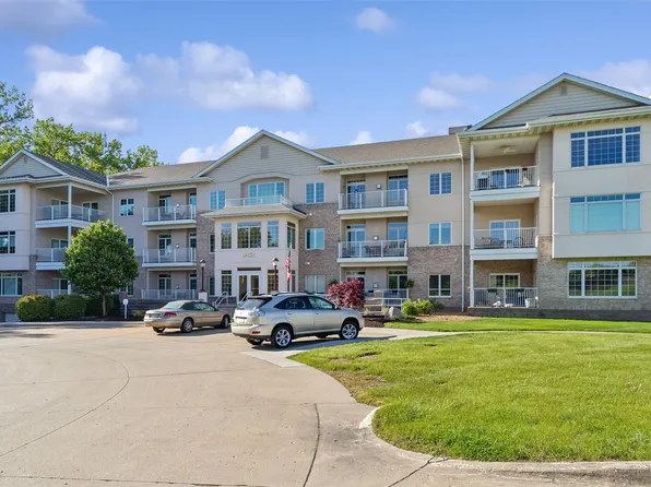 14100 Pinnacle Pointe Dr Unit 305, Clive, IA 50325