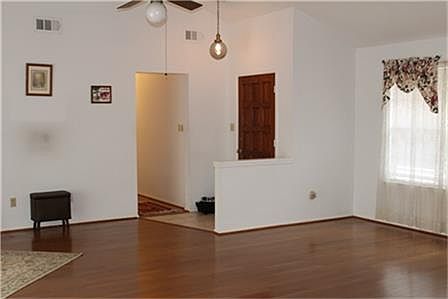 3rd image of 13415 Tara Oak Dr
