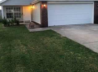54 Cheryl Cir, Bentonville, AR 72712