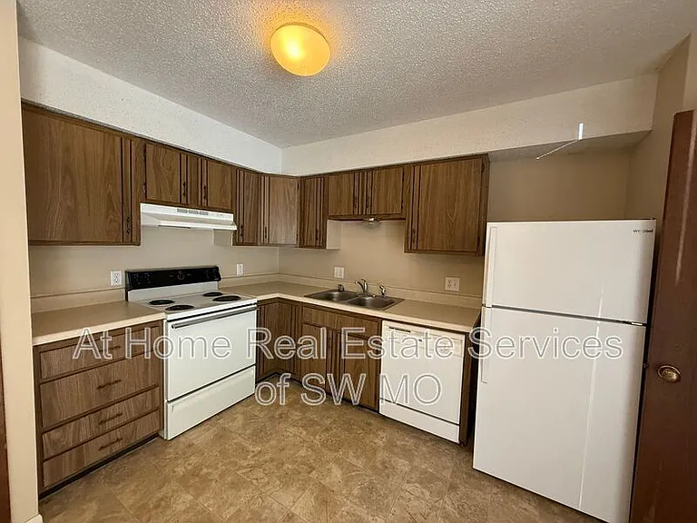 3714A S Farm Road 135 — Photo 3