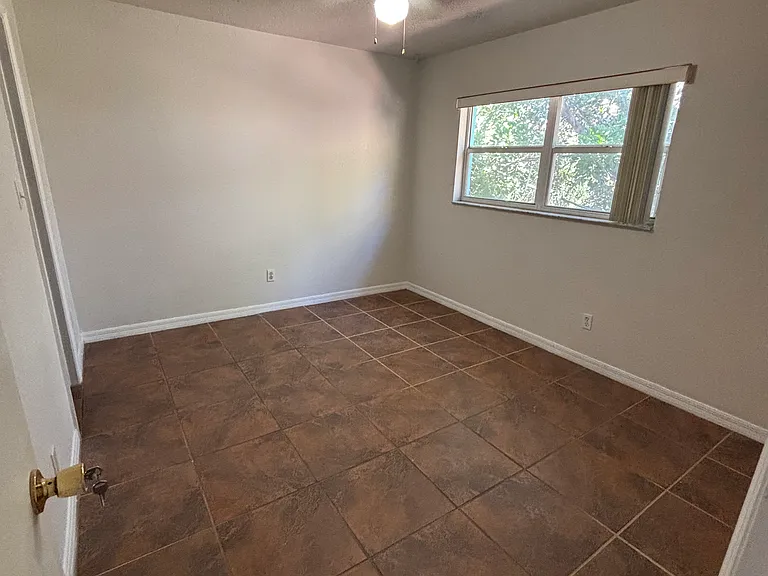 Polaris Apartments — Photo 5