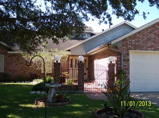 8515 Humble Camp Extension Rd, Dickinson, TX 77539