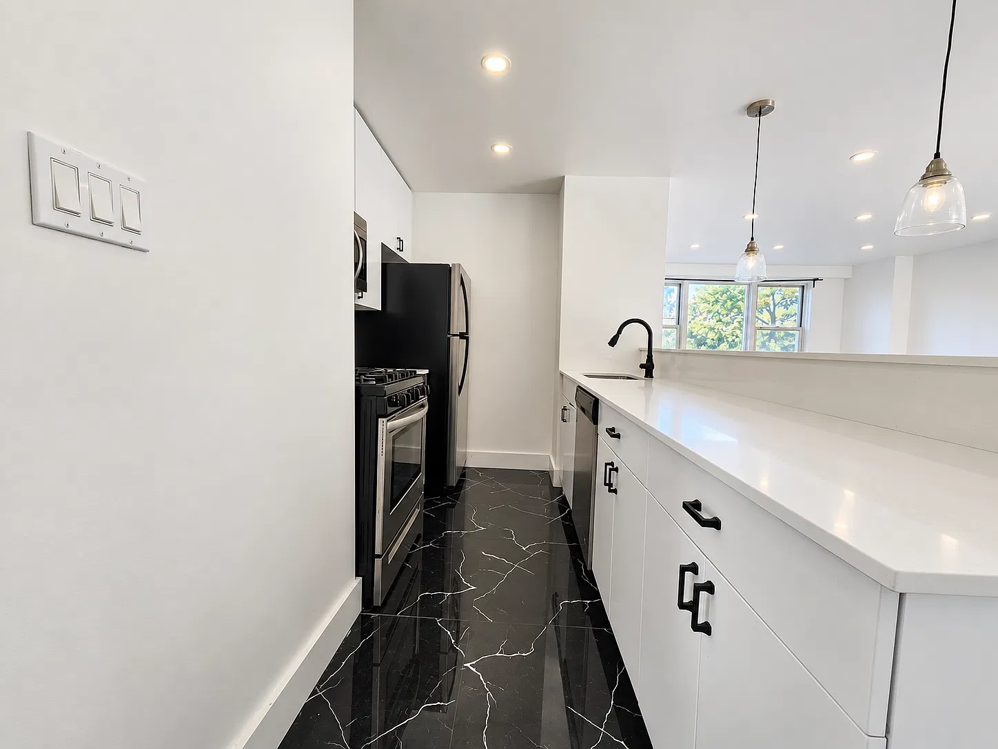 2 bed, $2,295 — Photo 2