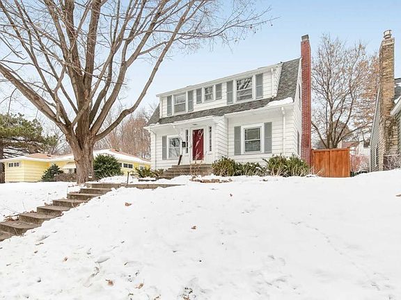 2nd image of 432 Woodlawn Ave