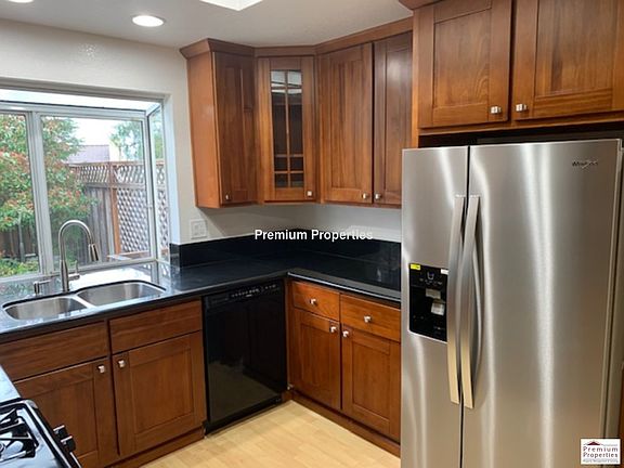 4th image of 7511 Rolling Hills Cir
