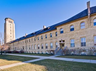 264 Leonard Wood S APT 208, Highland Park, IL 60035