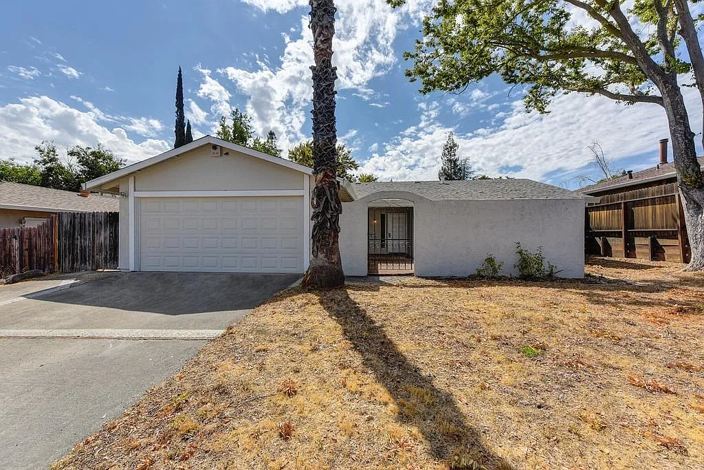 6016 Birchglade Way photo 1