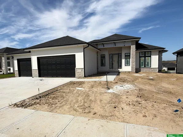 5432 213th St, Elkhorn, NE 68022