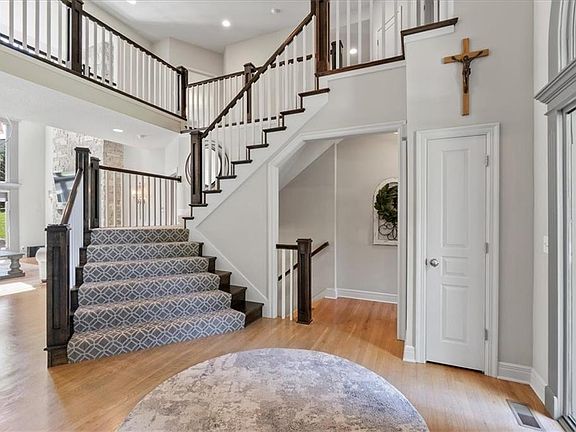 3rd image of 14109 Meadow Ln