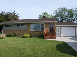 1016 E 8th Ave, Sault Sainte Marie, MI 49783
