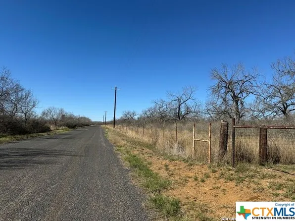 555 County Road 332, Jourdanton, TX 78026