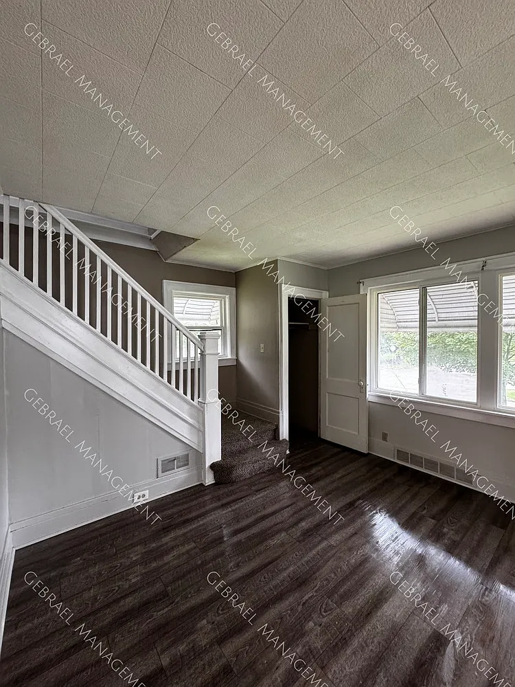 850 N Chevrolet Ave. — Photo 2