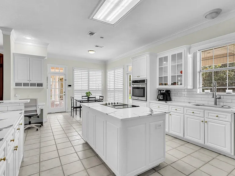4 Twin Circle Dr — Photo 12