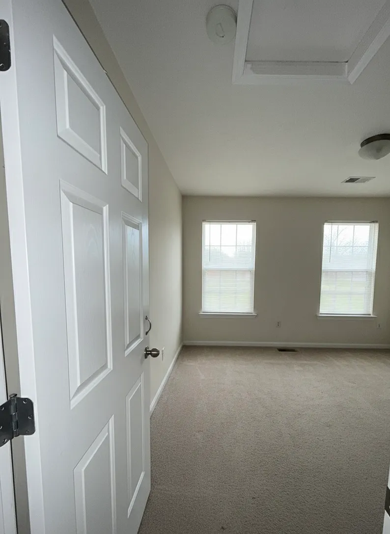 1404 W Running Brook Rd — Photo 4