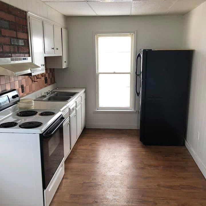2nd image of 41 SW 9th St APT 1