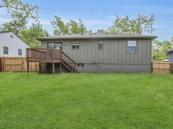 12804 S Sycamore St, Olathe, KS 66062