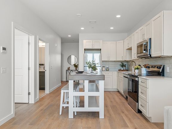 5th image of 440 Broadway #505