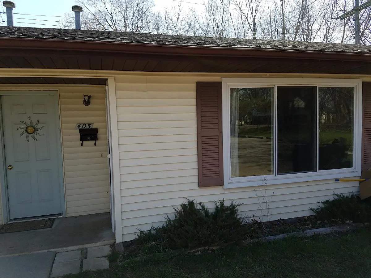 2 bed, 900 sqft, $1,325 — Photo 1