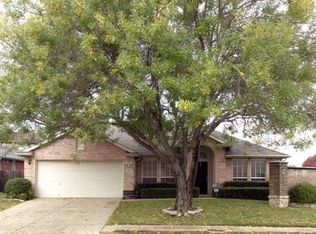 5949 Ember Glen Dr, Haltom City, TX 76137