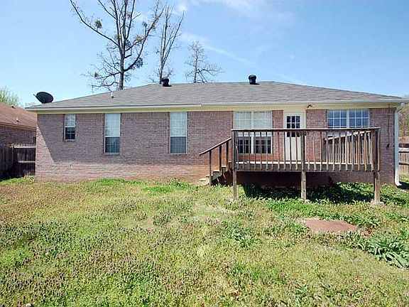 2nd image of 3 Weston Cir