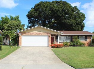 1366 Windsor Dr, Clearwater, FL 33756