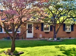 13906 Green Mountain Dr, Maugansville, MD 21767