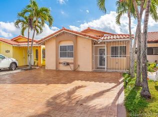 2548 W 64th Pl, Hialeah, FL 33016
