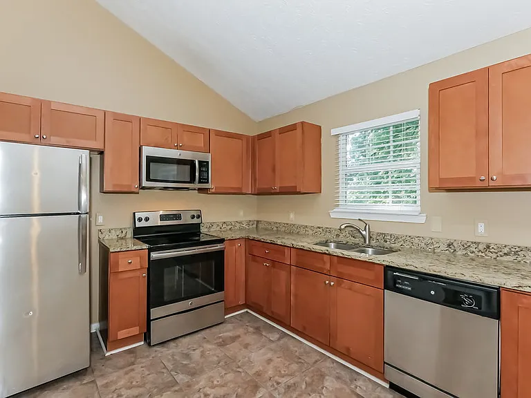 212 Wildwood Dr — Photo 9