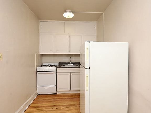 3rd image of 1245 Elmwood Ave #412