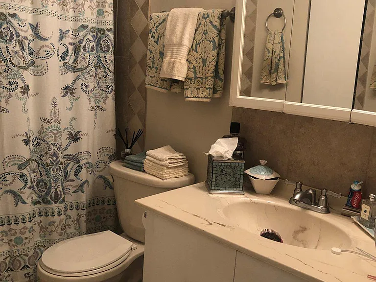 1420 Locust St #6R — Photo 7